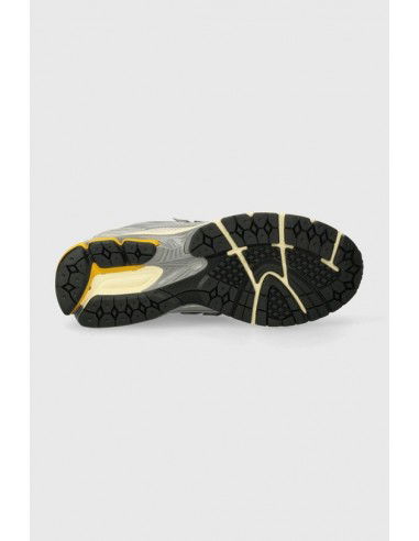 New Balance 1906R 'Moonbeam... New Balance 1906R 'Moonbeam...
