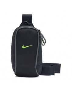 Nike Sportswear Essentials...