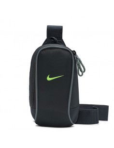 Nike Sportswear Essentials... 2