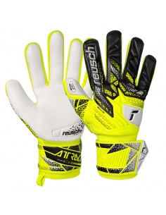 Reusch Attrakt Grip Gloves...