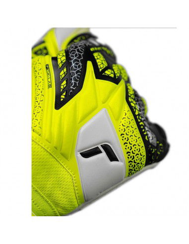 Reusch Attrakt Grip Gloves 55 70 815... Reusch Attrakt Grip Gloves 55 70 815...
