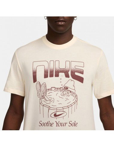 Nike Sportswear graphics TShirt... Nike Sportswear graphics TShirt...