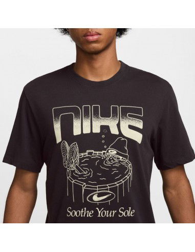 Nike Sportswear graphics TShirt... Nike Sportswear graphics TShirt...