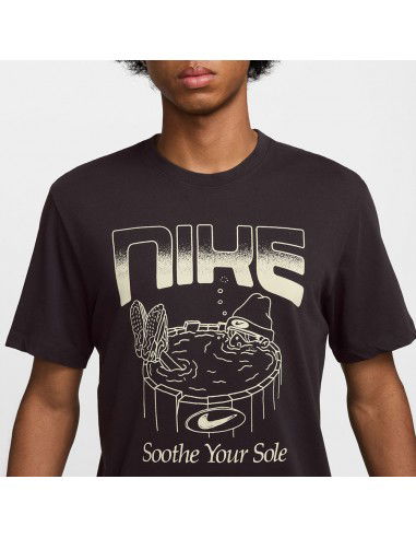 Nike Sportswear graphics TShirt... Nike Sportswear graphics TShirt...