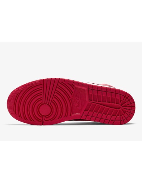 Air Jordan 1 Mid Banned Basketball Shoe 554724074
