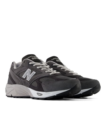 New Balance U880R3TR