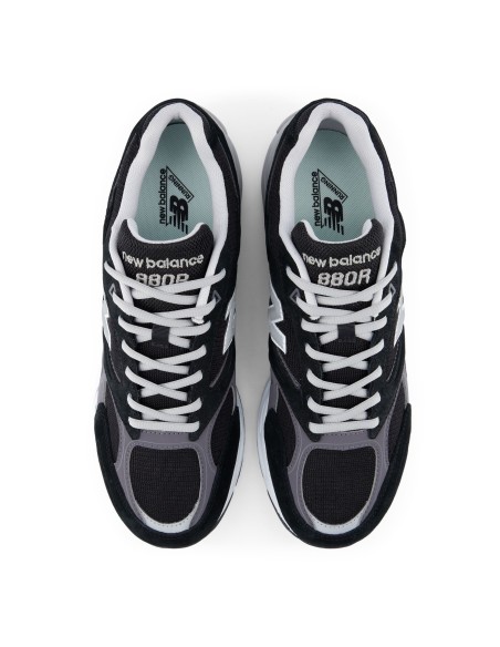 New Balance U880R8EU