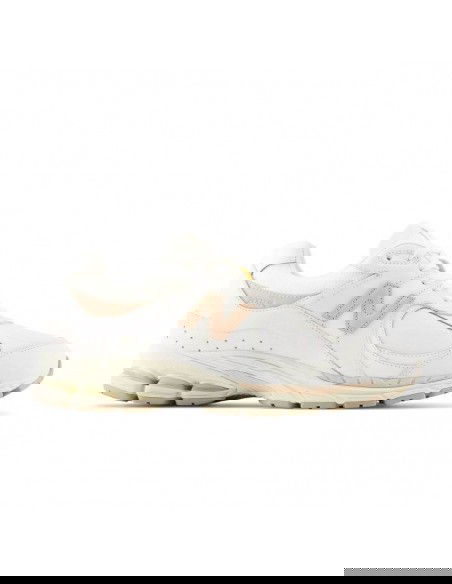 New Balance U M2002RVF shoes