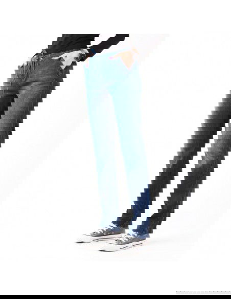 Wrangler Slouchy Cozy Blue Jeans W W27CGM82G