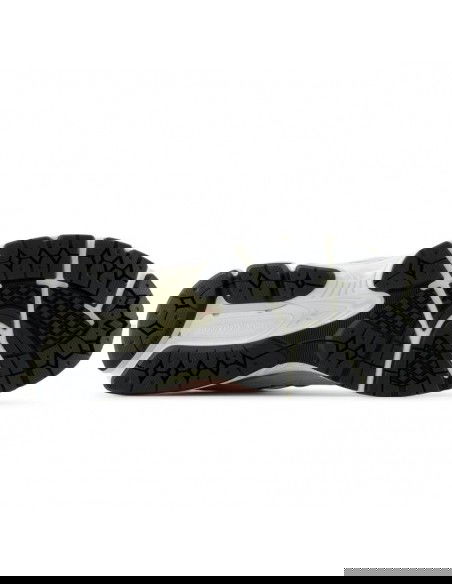 New Balance M2002RFC sports shoes