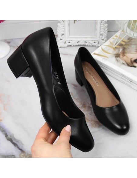Black Pumps on a block from W Sergio Leone
