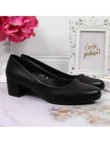 Black Pumps on a block from W Sergio Leone