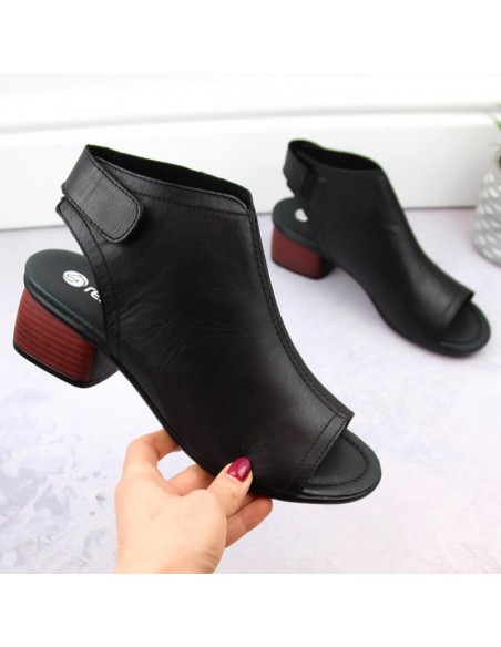 Leather comfortable sandals Remonte W RKR654