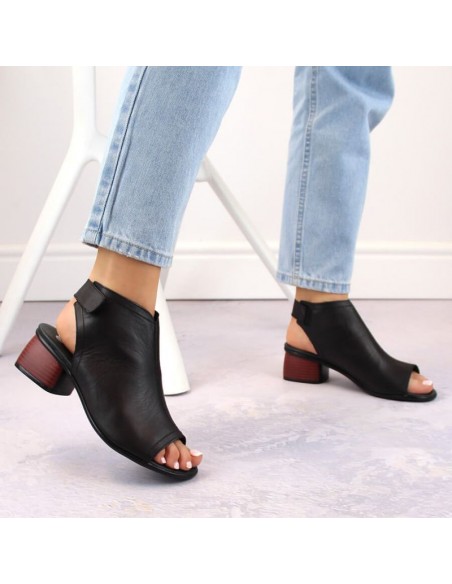 Leather comfortable sandals Remonte W RKR654