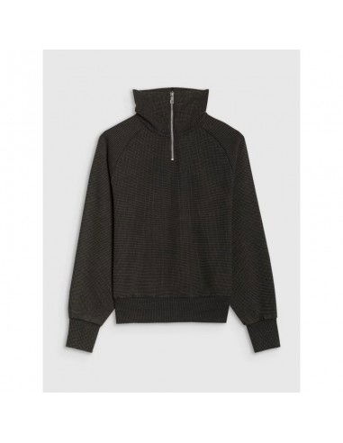 Oversized sweatshirt without a hood...