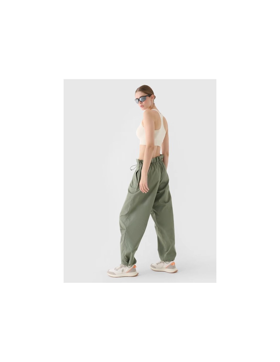 Women's casual oversize parachute pants 4F 4FRSS24TTROF133044S