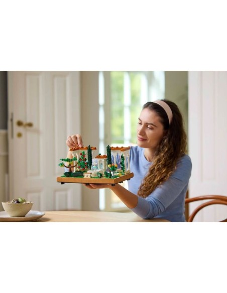 LEGO Icons 10359 Garden Fountain