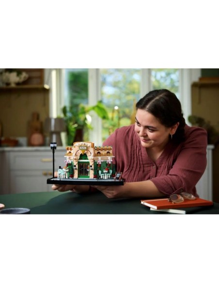 LEGO ICONS 10362 French Cafe