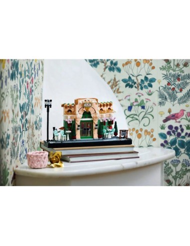 LEGO ICONS 10362 French Cafe