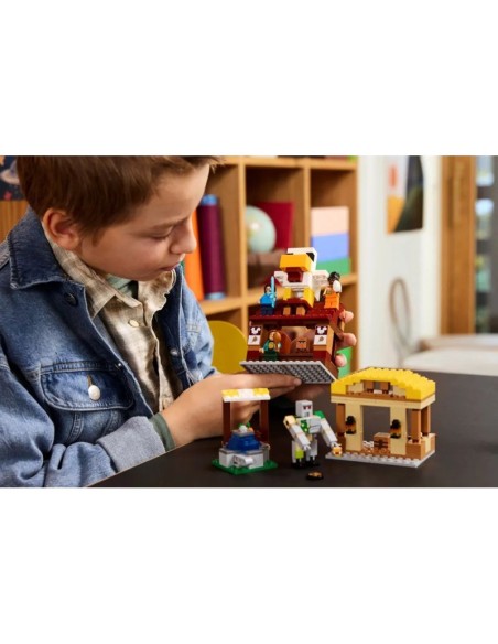 LEGO Minecraft 21273 Balloon Ghast Village Attack