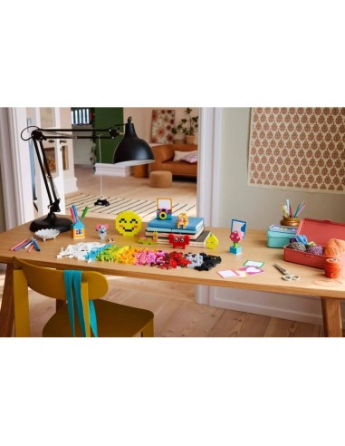 LEGO CLASSIC 11042 Creative Happiness Box