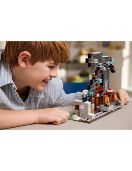 LEGO Minecraft 21277 Pickaxe Mine
