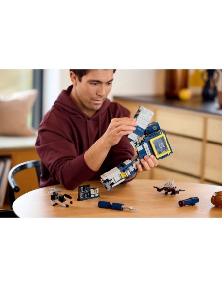 LEGO 10358 ICONS Transformers Soundwave