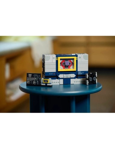 LEGO 10358 ICONS Transformers Soundwave