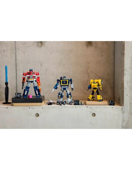 LEGO 10358 ICONS Transformers Soundwave