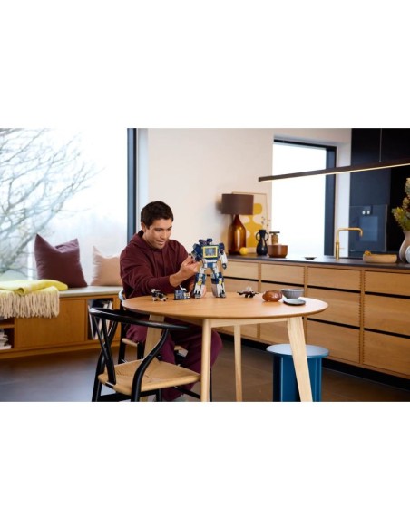 LEGO 10358 ICONS Transformers Soundwave