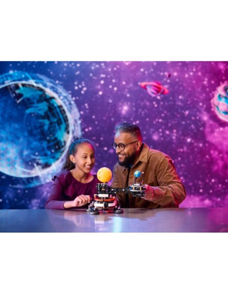 LEGO Technic 42179 Planet Earth and Moon in Orbit