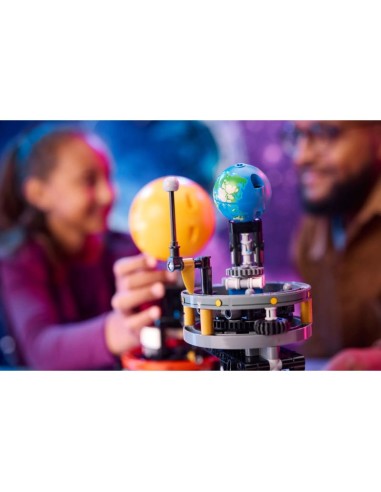 LEGO Technic 42179 Planet Earth and Moon in Orbit
