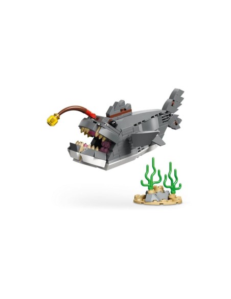 LEGO Creator 31381 Menacing Shark with Treasure Chest