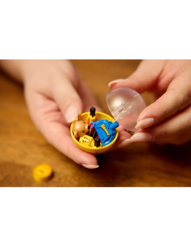 LEGO 21358 Ideas Minifigure Machine