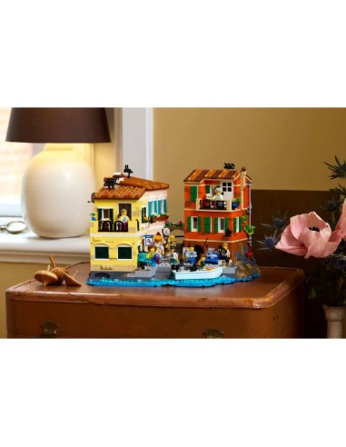 LEGO Ideas 21359 Italian Riviera