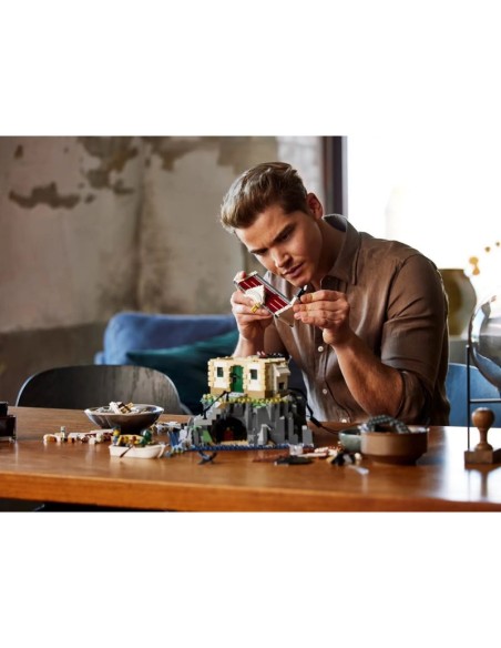 LEGO Ideas 21335 Motorized Lighthouse