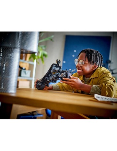 LEGO Super Heroes 76273 Buildable Batman Figure and Batcycle