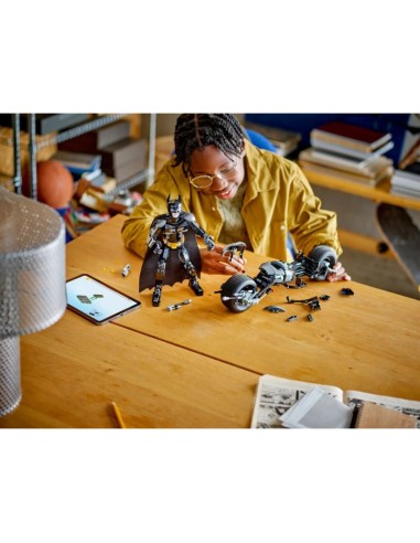 LEGO Super Heroes 76273 Buildable Batman Figure and Batcycle