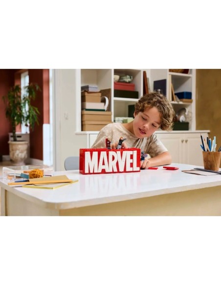 LEGO MARVEL SUPER HEROES 76313 MARVEL logo with minifigures