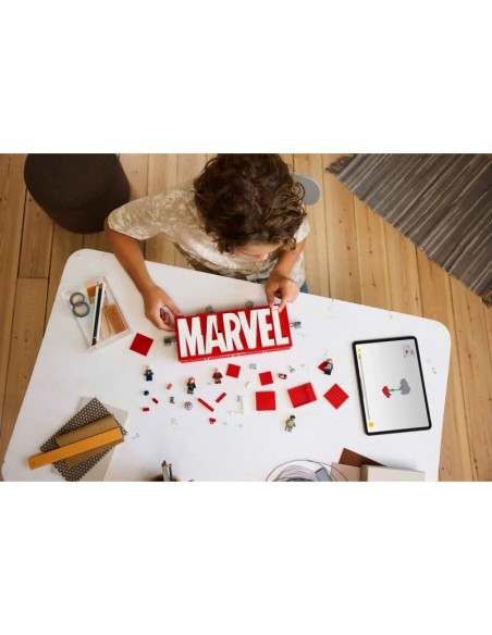 LEGO MARVEL SUPER HEROES 76313 MARVEL logo with minifigures