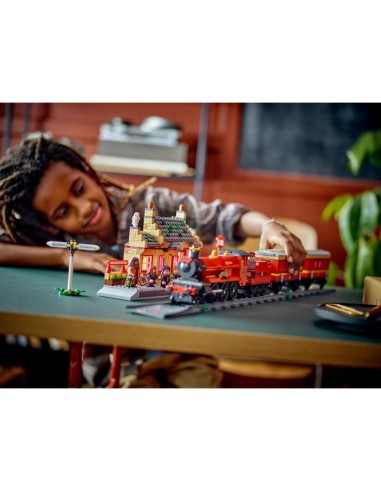 LEGO Harry Potter 76423 Hogwarts Express and Hogsmeade Station