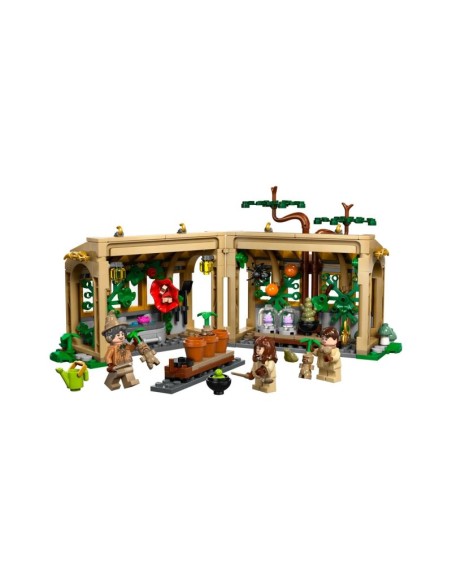 LEGO Harry Potter 76445 Hogwarts Castle Herbology Class