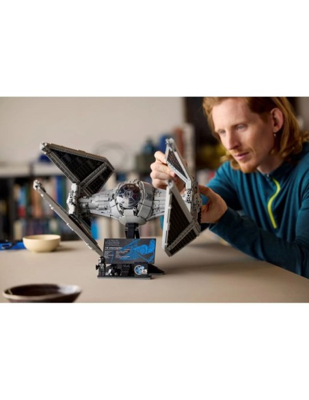 LEGO Star Wars 75382 TIE Interceptor