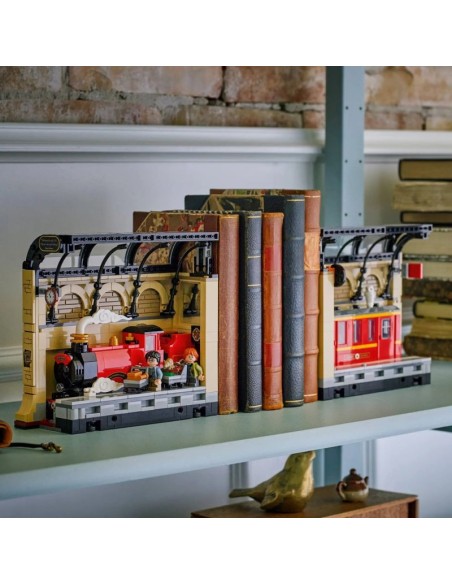 LEGO Harry Potter 76450 Book Nook Hogwarts Express