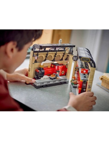 LEGO Harry Potter 76450 Book Nook Hogwarts Express