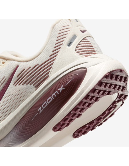 Nike Vomero 18 Pale Ivory Red Sepia Silt Red Dark Team Red Women's HM6804108 MBS