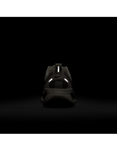 Nike Vomero 18 Pale Ivory Red Sepia Silt Red Dark Team Red Women's HM6804108 MBS