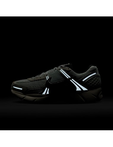 Nike Zoom Vomero 5 Light Silver Chrome Women's FN6742001 MBS