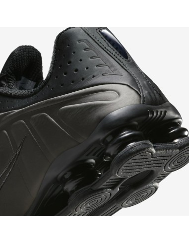 Nike Shox R4 Black Bright Crimson HQ1988001 MBS