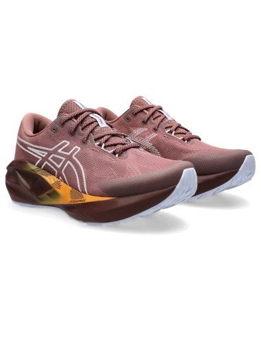 ASICS Novablast 5 TR 1012B911600